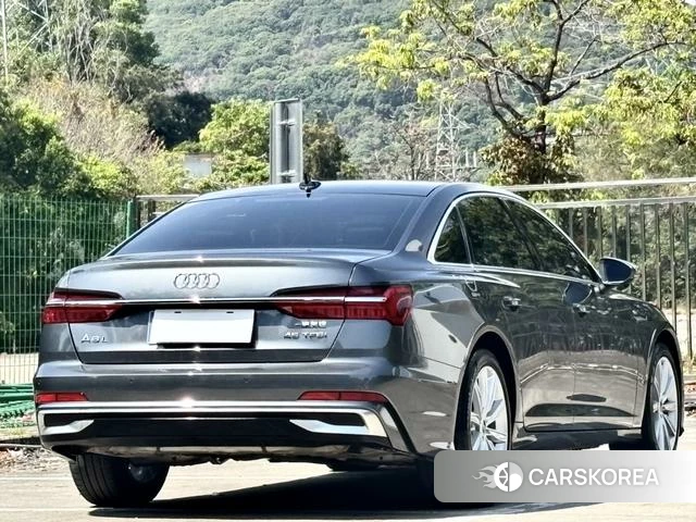 Audi A6L id 3920140 из Китая 15