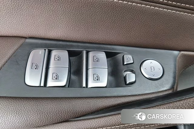 BMW 5 series PHEV id 4256912 из Китая 15