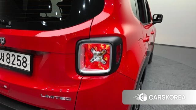 Jeep Renegade id 4269418 из Кореи 15