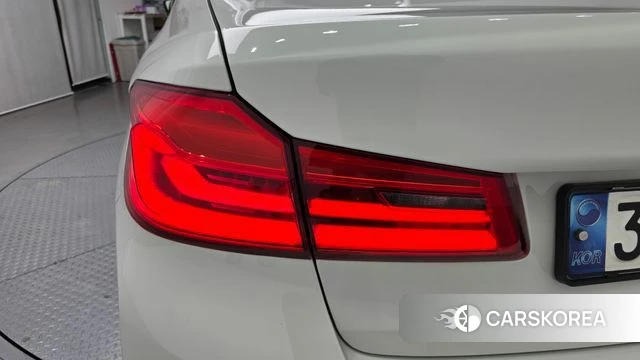 BMW 5 Series (G30) id 4245306 из Кореи 15