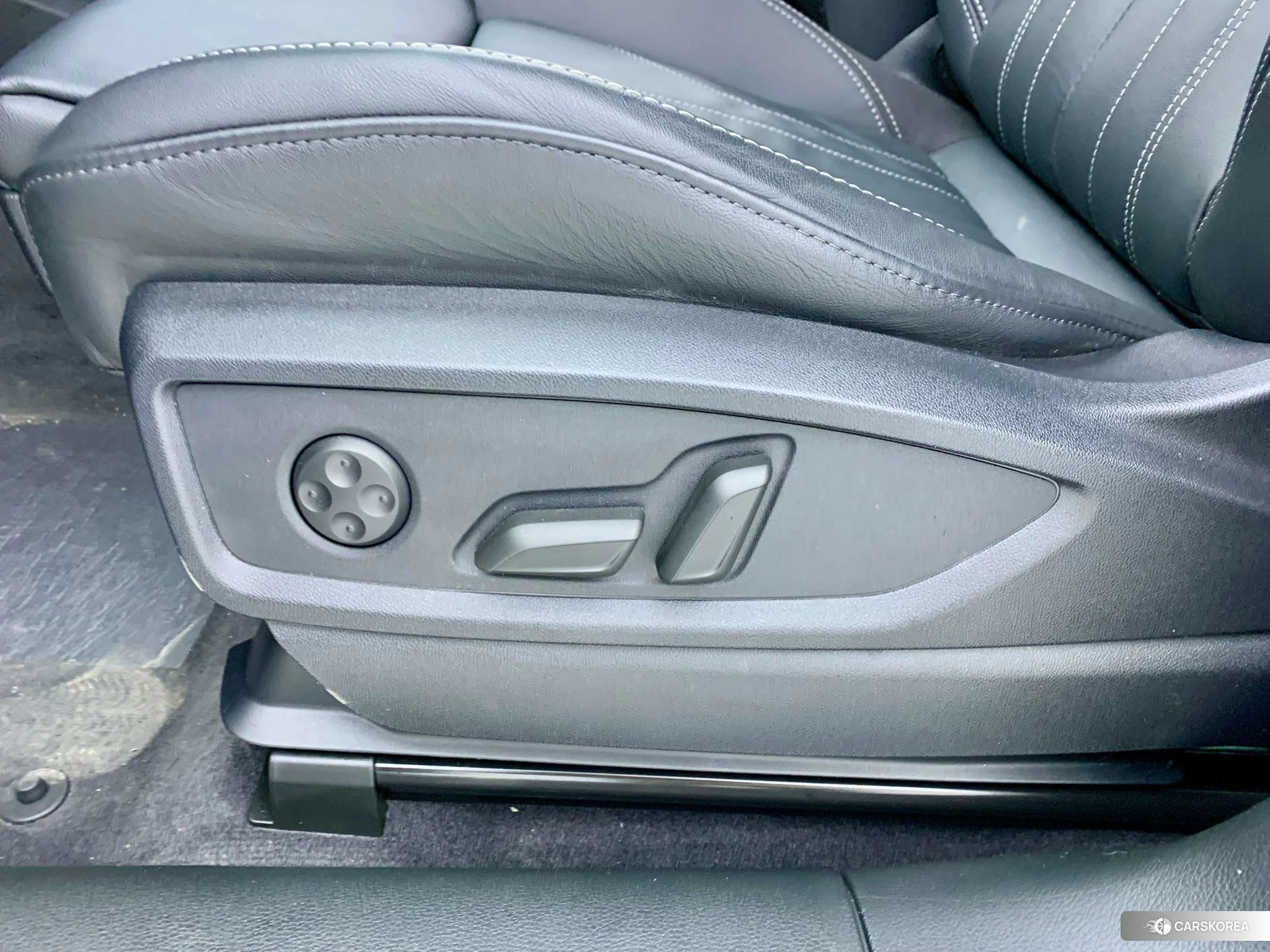 Audi Q5L id 4419121 из Китая 15