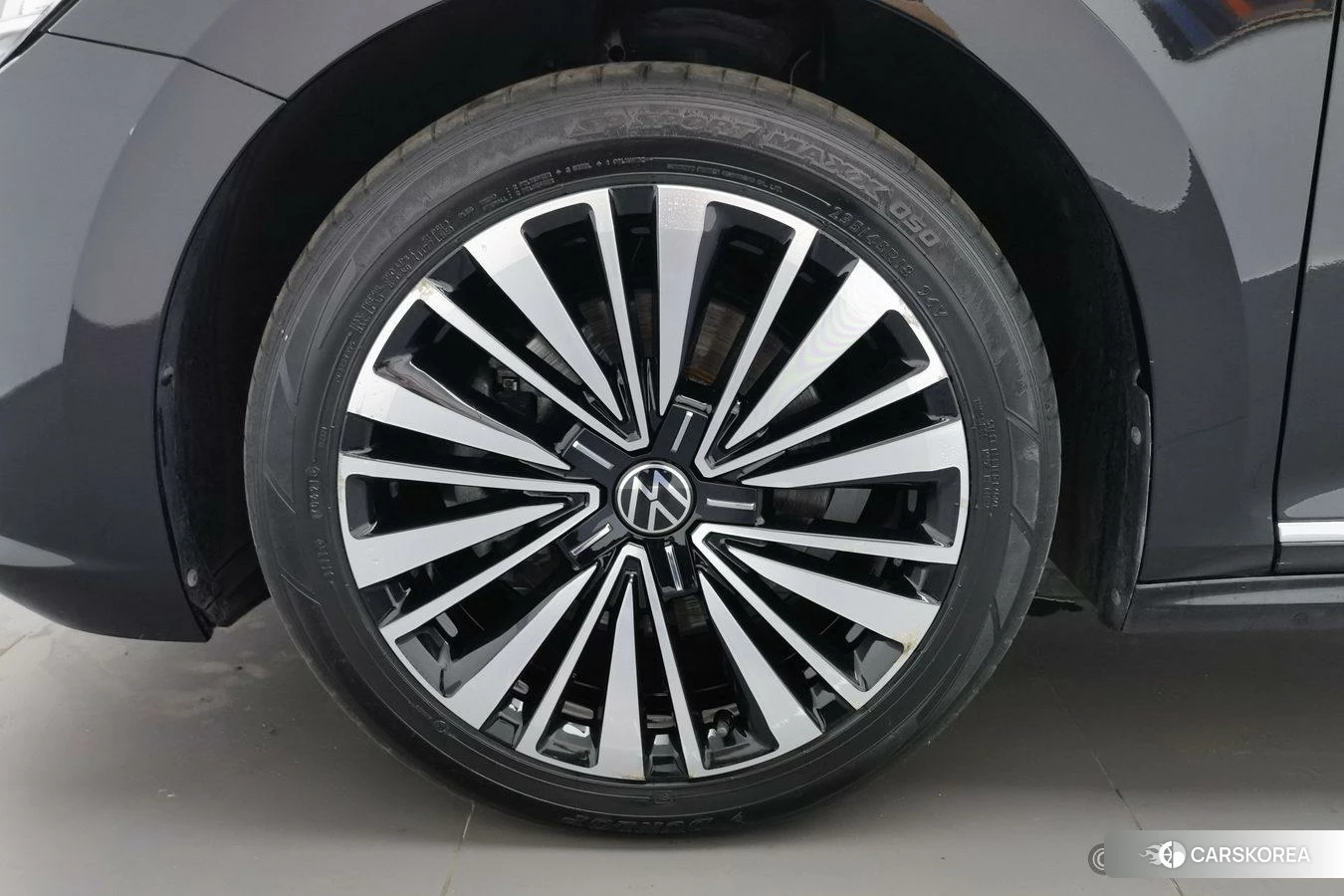 Volkswagen Passat id 4510853 из Китая 15