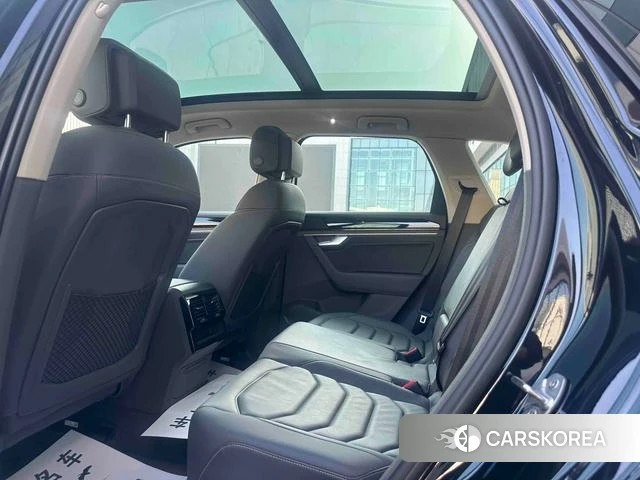 Volkswagen Touareg id 4213918 из Китая 15