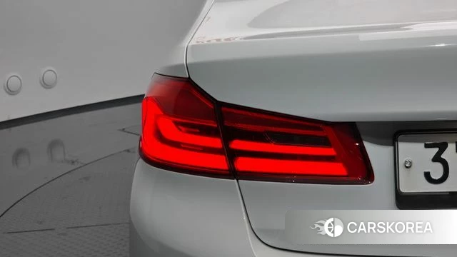 BMW 5 Series (G30) id 4502850 из Кореи 15