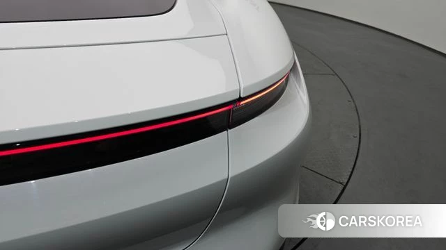 Porsche Taycan id 4381055 из Кореи 15
