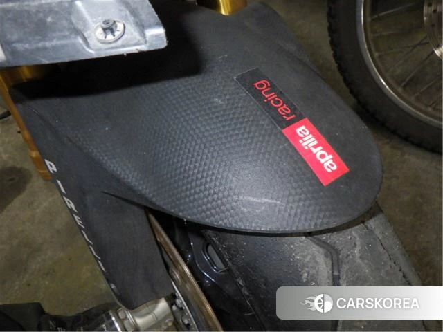 Aprilia RSV4R id 3939573 из Японии 15