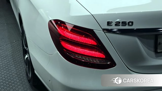 Mercedes-Benz E-Class W213 id 4225192 из Кореи 15
