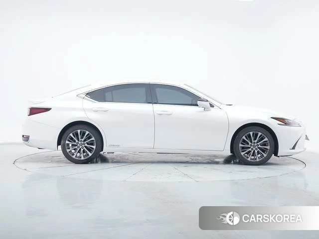 Lexus ES id 4274715 из Китая 15