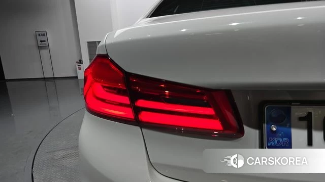 BMW 5 Series (G30) id 4482839 из Кореи 15