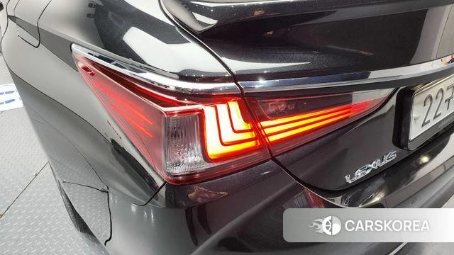 Lexus ES300h 7th generation id 4285754 из Кореи 15