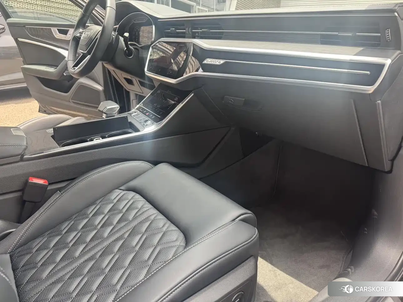 Audi A6L id 4681074 из Китая 15