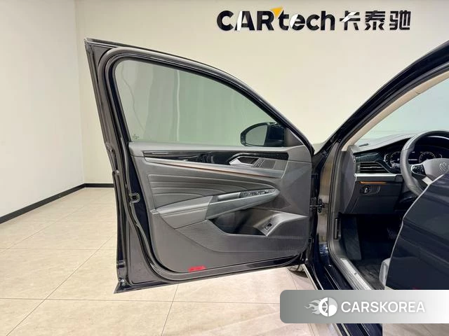 Volkswagen Passat id 3837399 из Китая 15