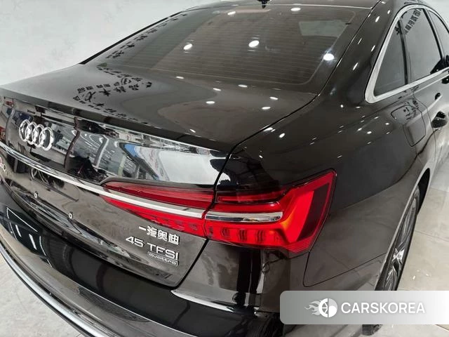 Audi A6L id 4278432 из Китая 15