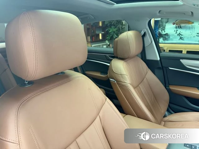 Audi A6L id 4342137 из Китая 15