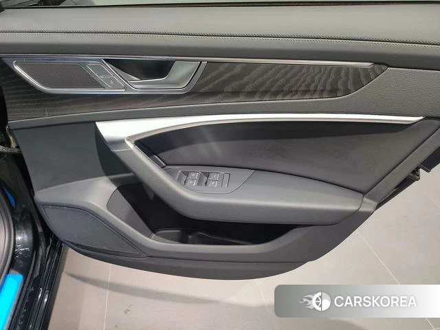 Audi A6L id 4216945 из Китая 15