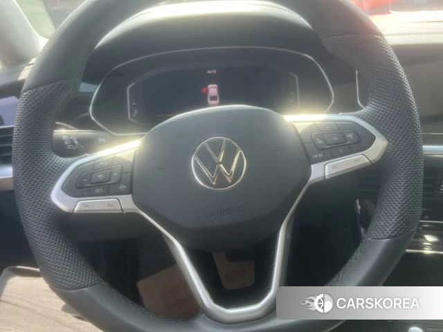 Volkswagen Passat id 4259943 из Китая 15