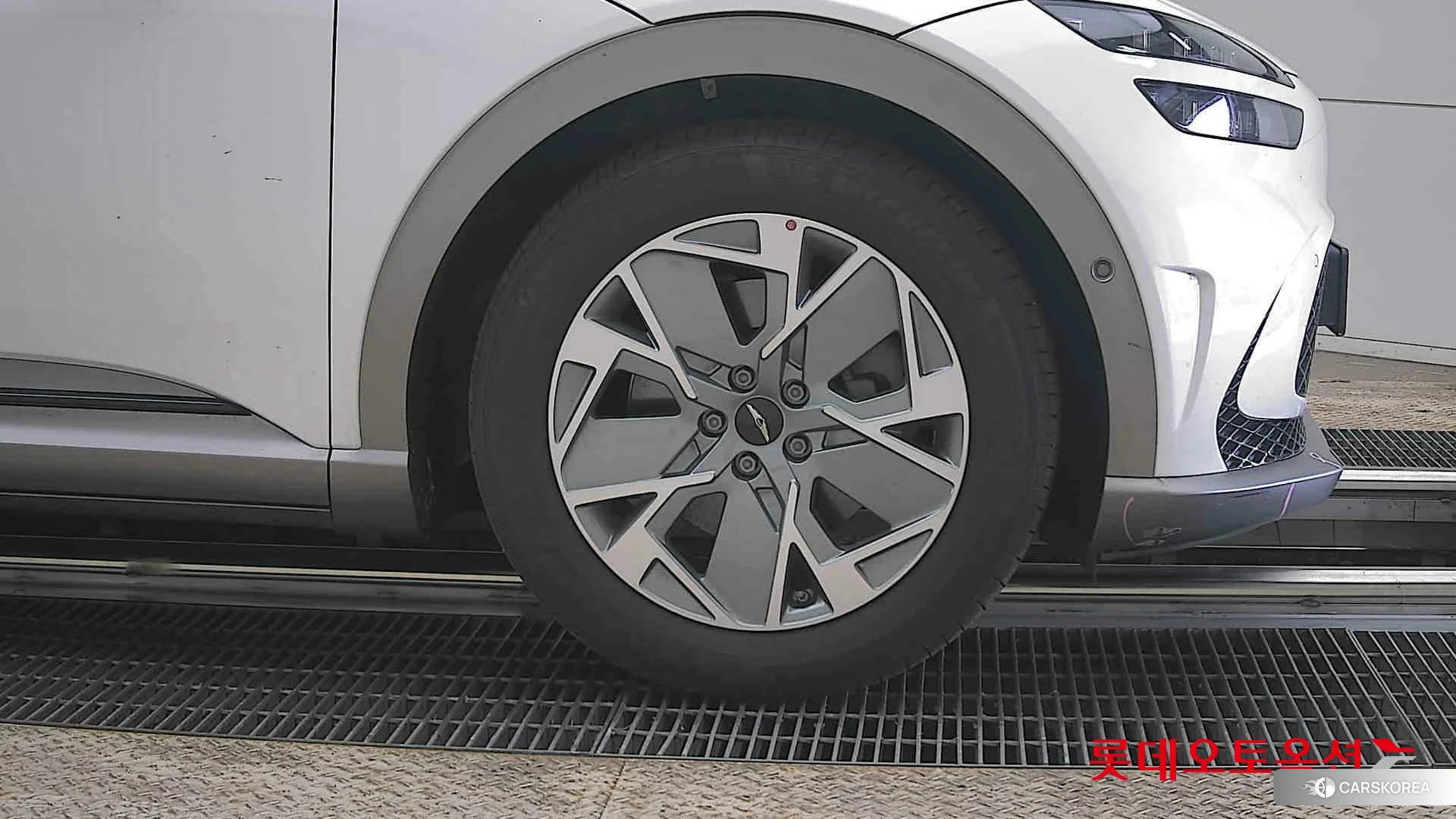 Hyundai GV60 id 3882059 из Кореи 15