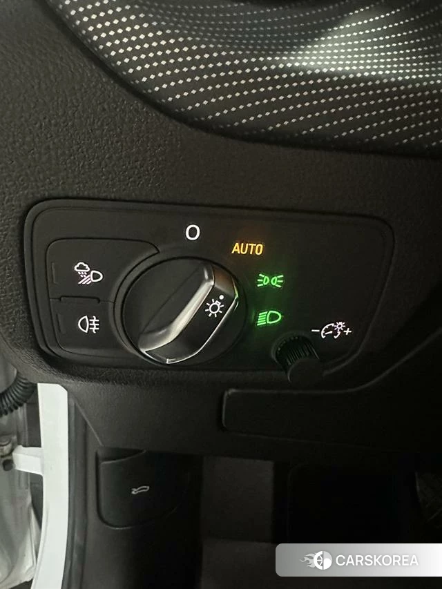 Audi Q2L id 4359484 из Китая 15