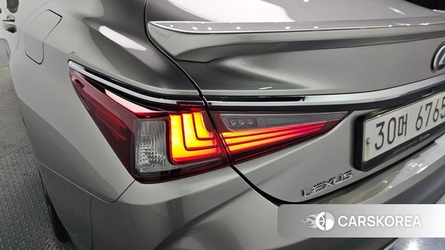 Lexus ES300h 7th generation id 4362979 из Кореи 15