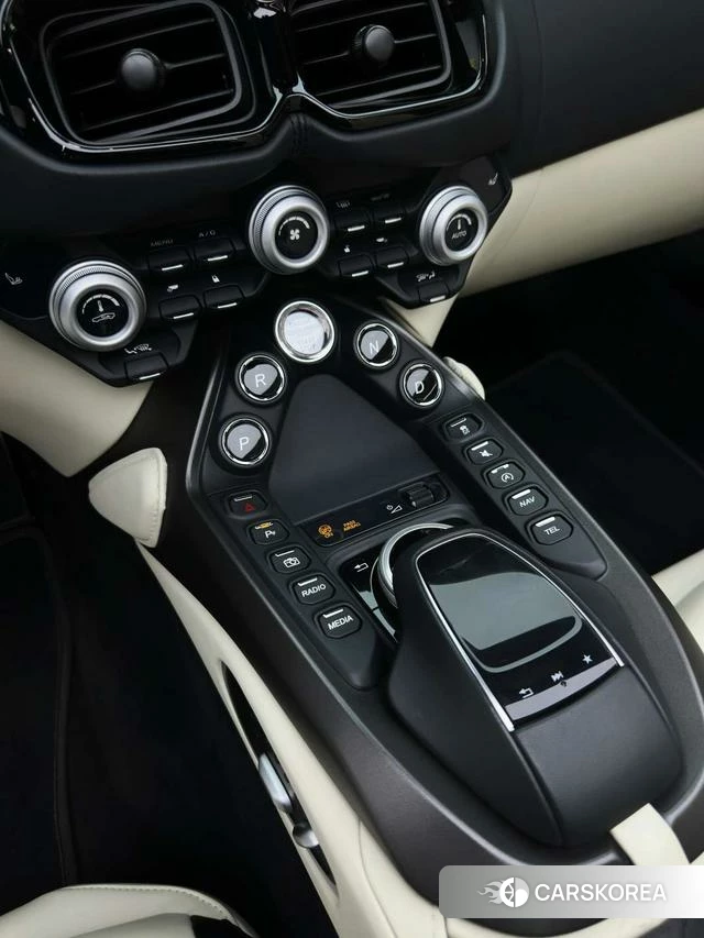 Aston Martin Vantage id 4238837 из Китая 15
