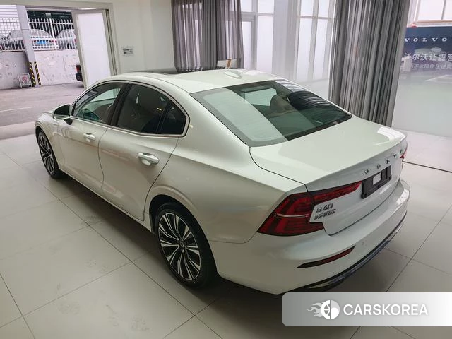 Volvo S60 id 3908073 из Китая 15