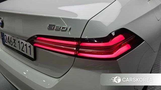 BMW 5 Series (G60) id 4584599 из Кореи 15