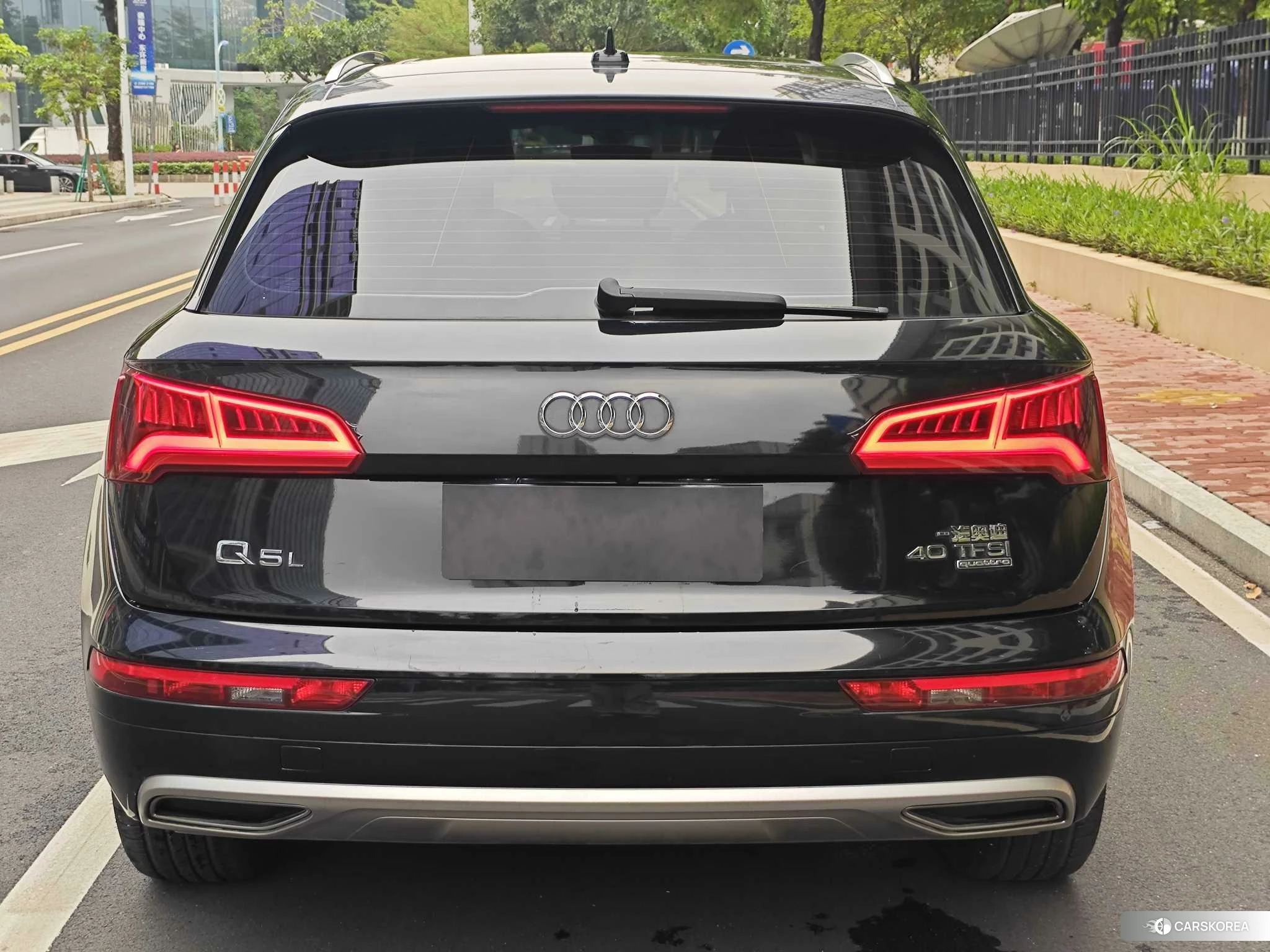 Audi Q5L id 4432197 из Китая 15