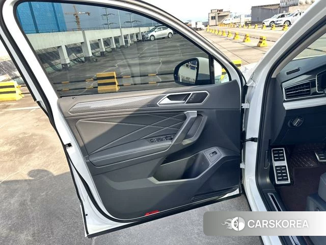 Volkswagen Tiguan L id 4258792 из Китая 15