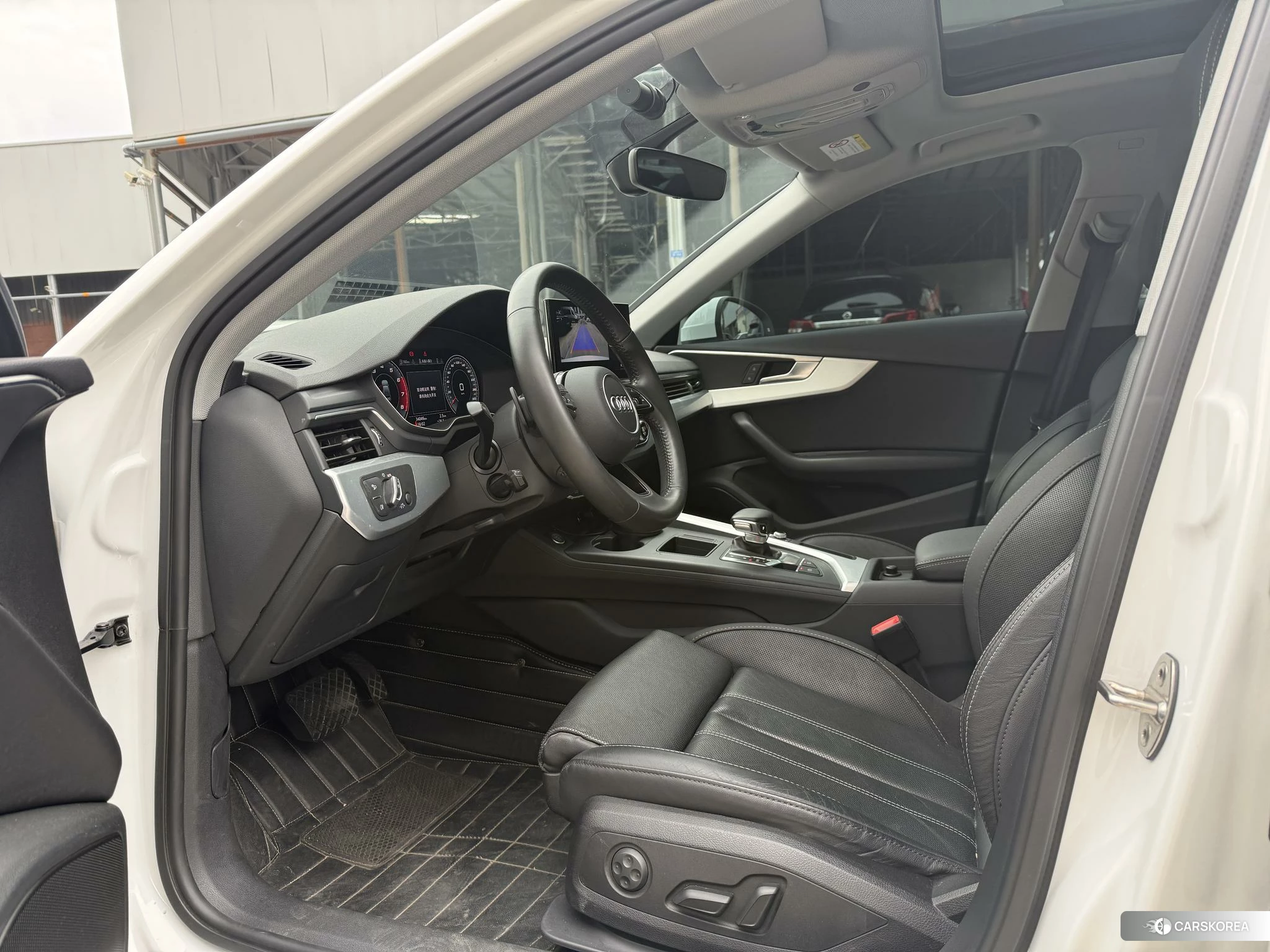 Audi A4L id 4510431 из Китая 15