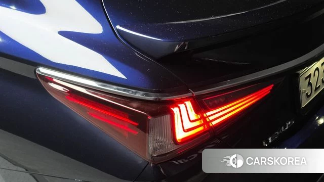 Lexus ES300h 7th generation id 4402146 из Кореи 15