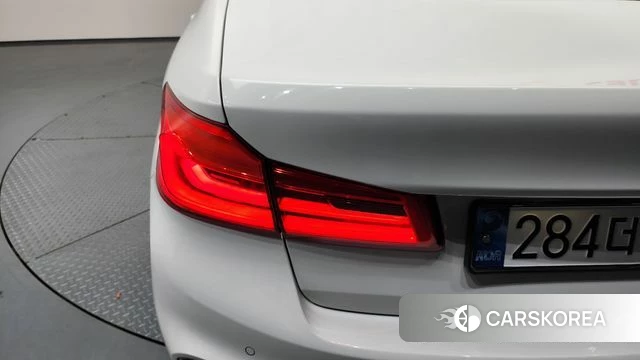 BMW 5 Series (G30) id 4338943 из Кореи 15