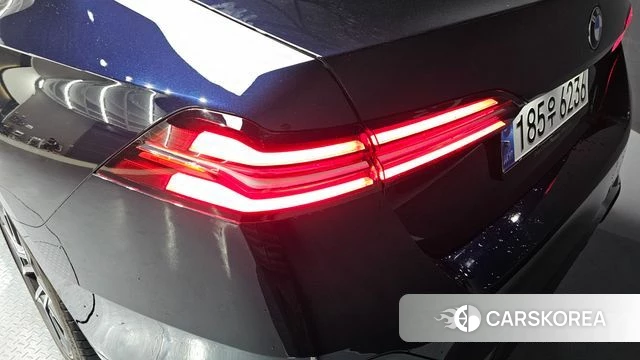 BMW 5 Series (G60) id 4248356 из Кореи 15