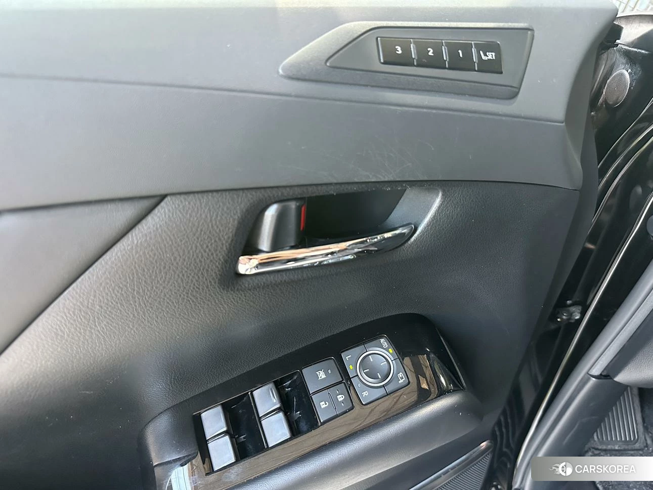 Lexus LM id 4504989 из Китая 15
