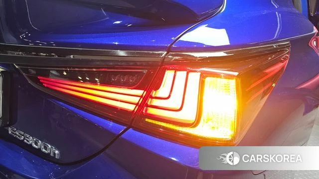 Lexus ES300h 7th generation id 4725904 из Кореи 15