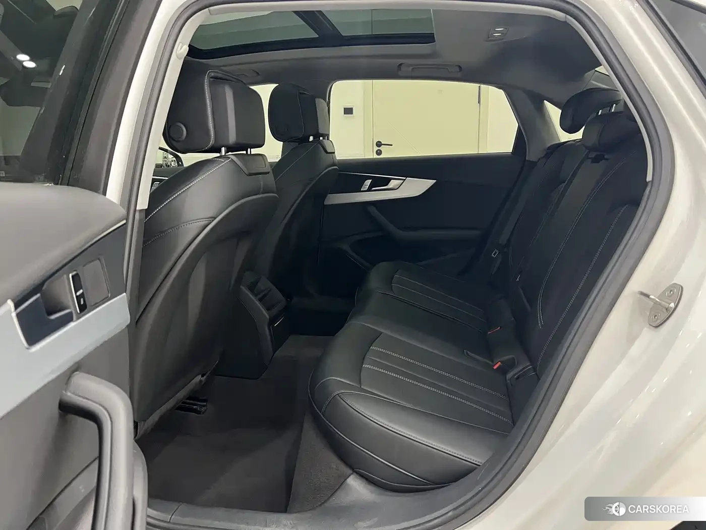 Audi A4L id 4570595 из Китая 15