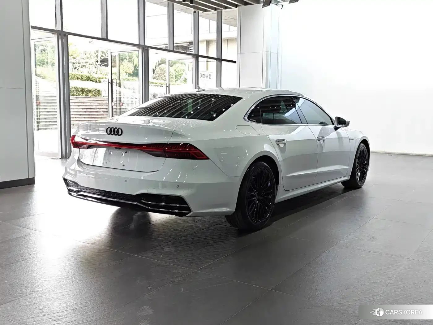 Audi A7L id 4628480 из Китая 15