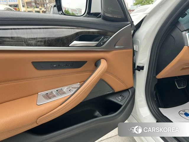 BMW 5 series id 3857933 из Китая 15