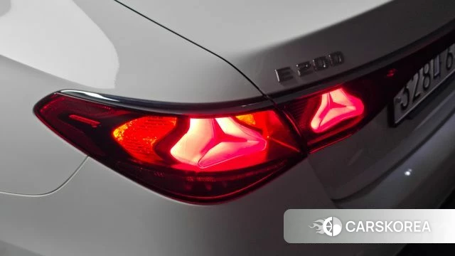 Mercedes-Benz E-Class W214 id 4635249 из Кореи 15