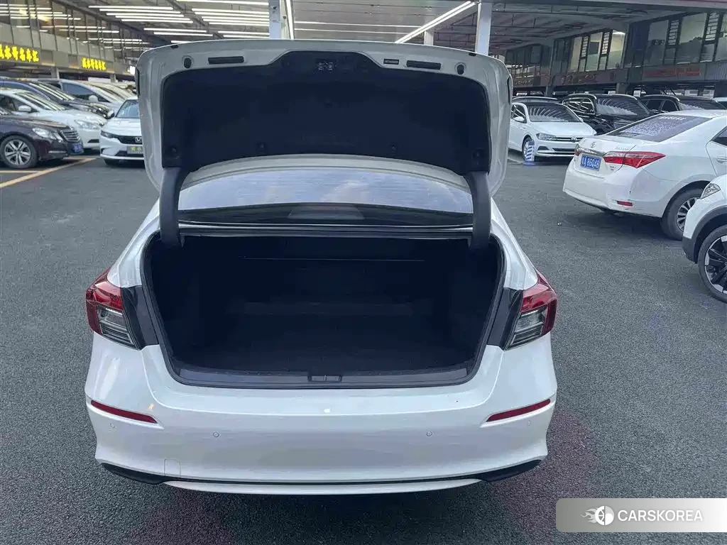 Honda Civic id 4680771 из Китая 15