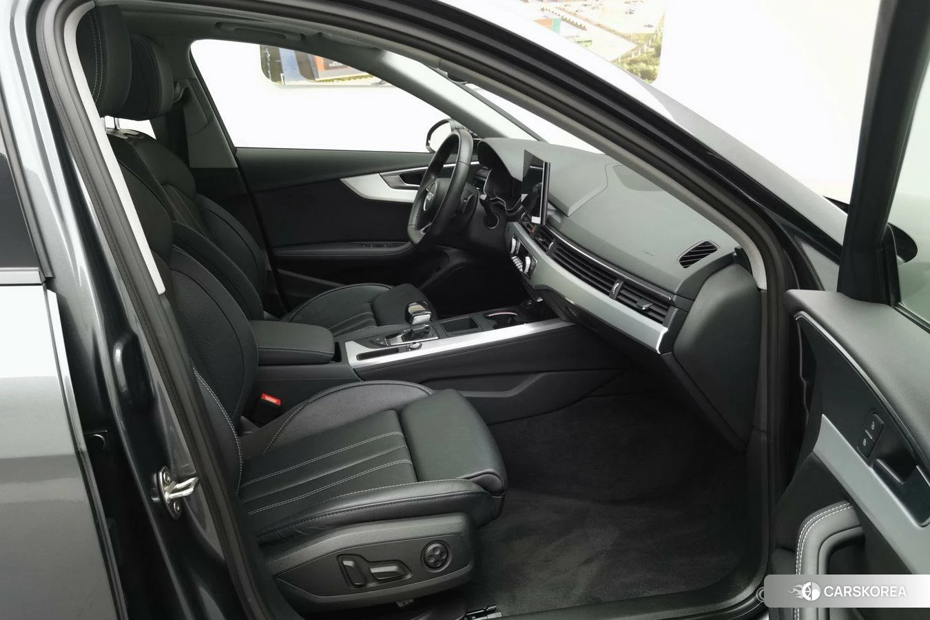 Audi A4L id 4512805 из Китая 15