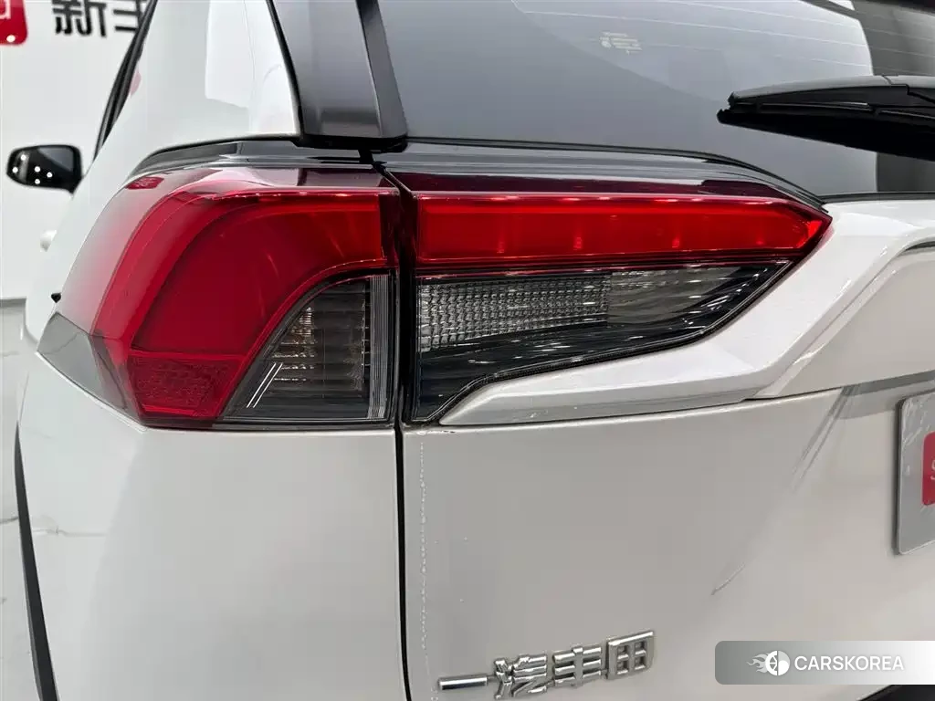 Toyota RAV4 id 4628955 из Китая 15