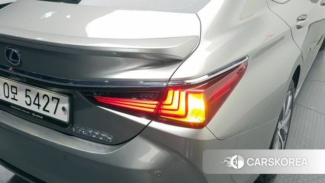 Lexus ES300h 7th generation id 4430283 из Кореи 15