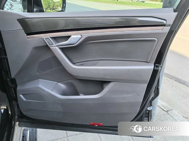Volkswagen Touareg id 4254248 из Китая 15