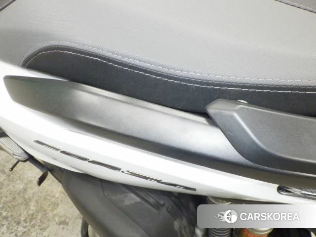 Honda FORZA id 4206095 из Японии 15