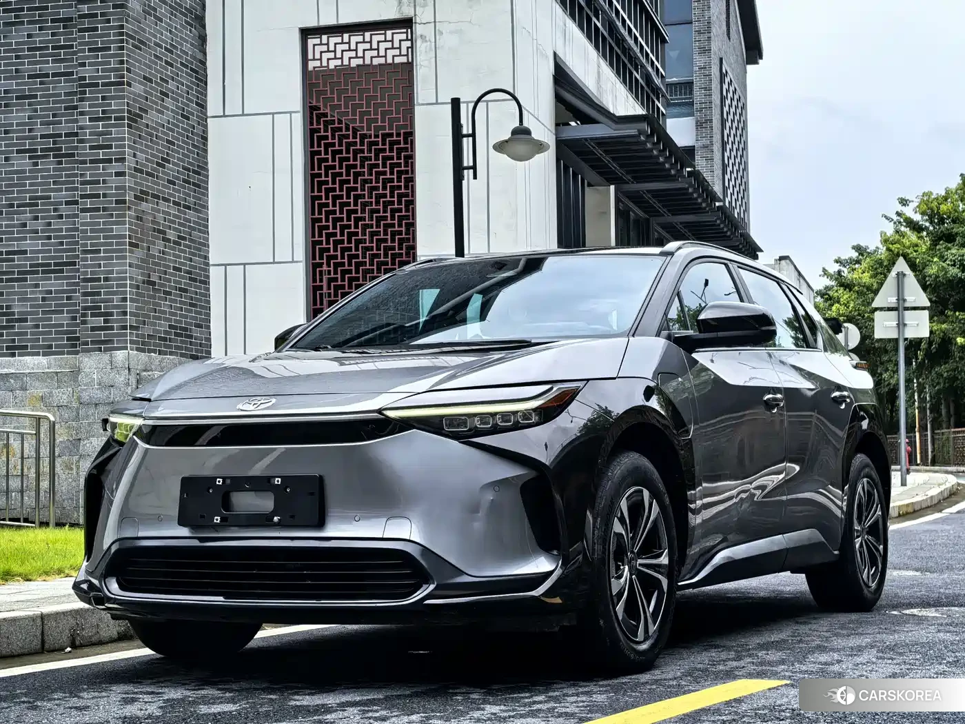Toyota bZ4X id 4629499 из Китая 15