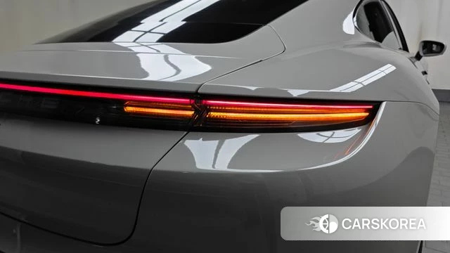 Porsche Taycan id 4456575 из Кореи 15
