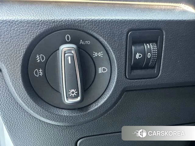 Volkswagen Exploring the shadow id 4313549 из Китая 15