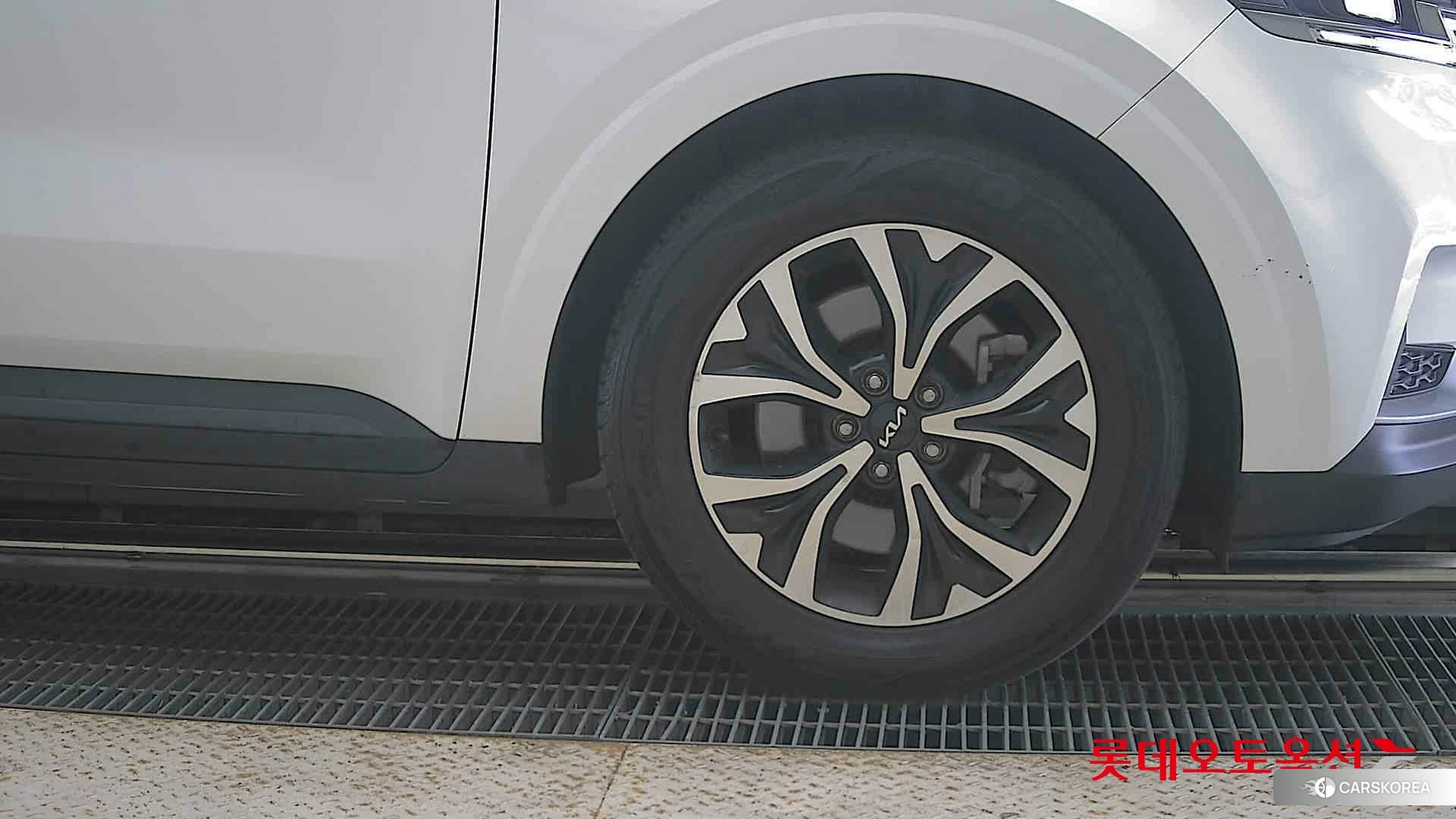 Kia Carnival id 4664331 из Кореи 15