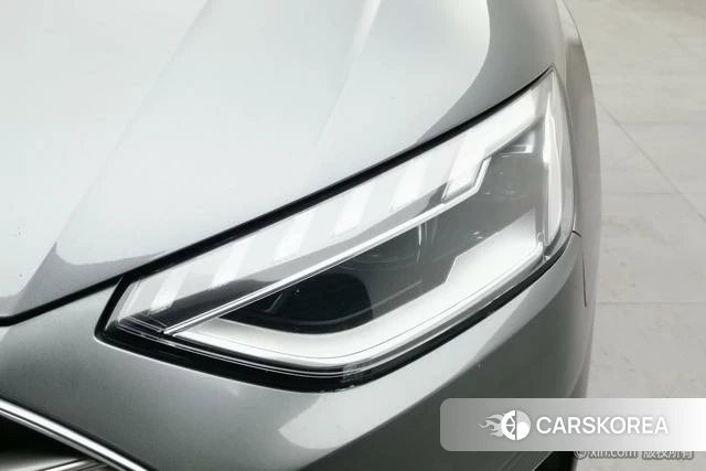 Audi A4L id 4273015 из Китая 15