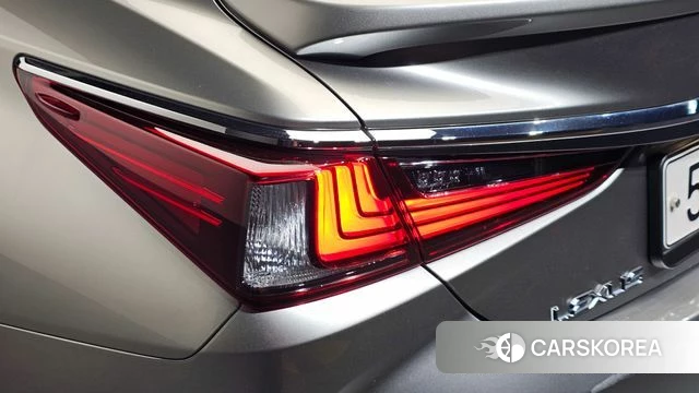 Lexus ES300h 7th generation id 4624663 из Кореи 15